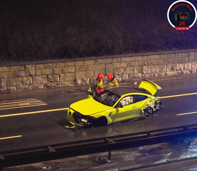 Kraksa w centrum Warszawy. Kanarkowe BMW roztrzaskało się na barierkach