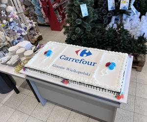 Tłumy gorzowian pojawiły się na otwarciu hipermarketu Carrefour w pasażu handlowym S1