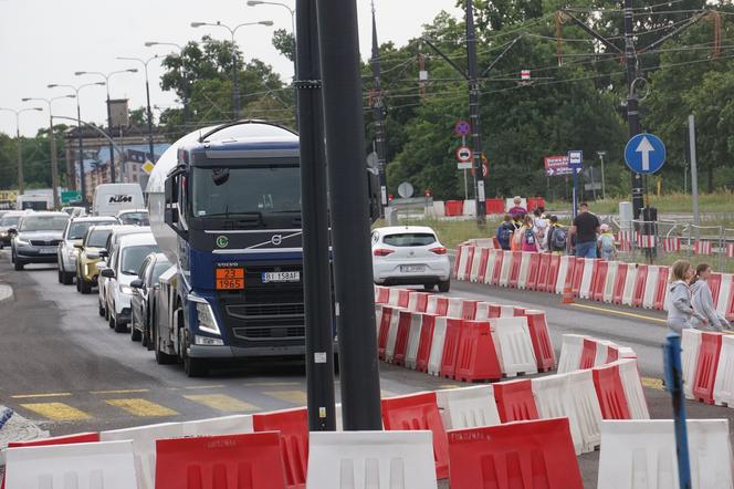 Nad Brdą w Bydgoszczy powstają nowe mosty. Zaglądamy na plac budowy [ZDJĘCIA]