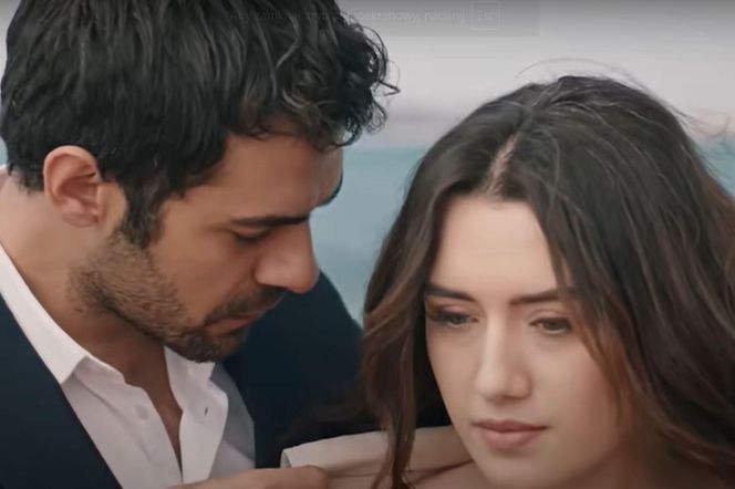 Oboje będą wyglądać zjawiskowo. Halil w eleganckim garniturze, a Zeynep w pięknej sukience 