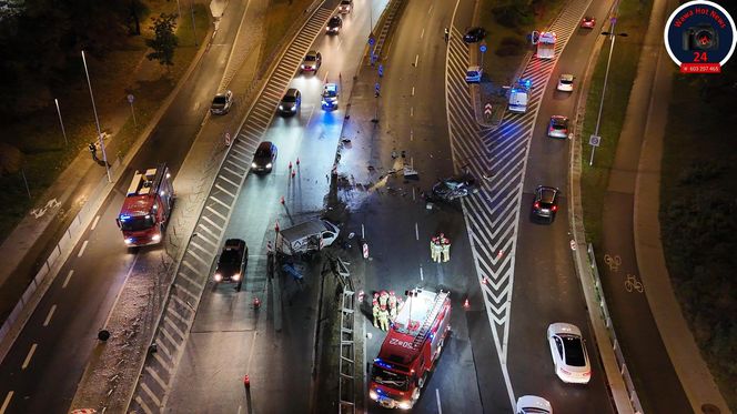 Wypadek na Wisłostradzie. Poszkodowane 6 osób, w tym dzieci