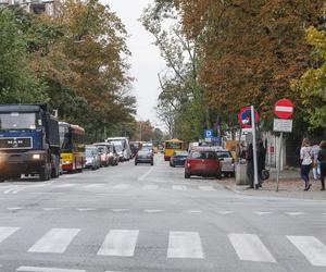 Najniebezpieczniejsze ulice z Warszawie. Mieszkańcy omijają je szerokim łukiem. „Nie zapuszczajcie się tam sami!”