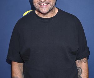 Tomasz Karolak - buntownik i prowokator. Wyznania o zarobkach i szmańskich obrzędach budzą skrajne emocje