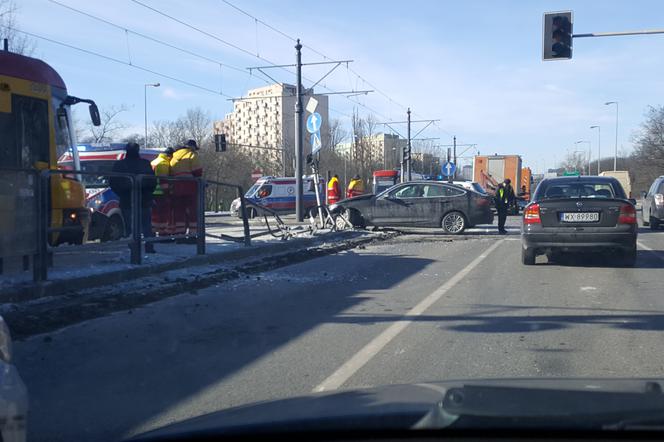 Zderzenie samochodu z tramwajem