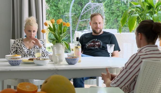 Na Wspólnej odc. 3508. Beata (Katarzyna Ptasińska), Paweł (Grzegorz Kwiecień), Emil (Piotr Ligenza)