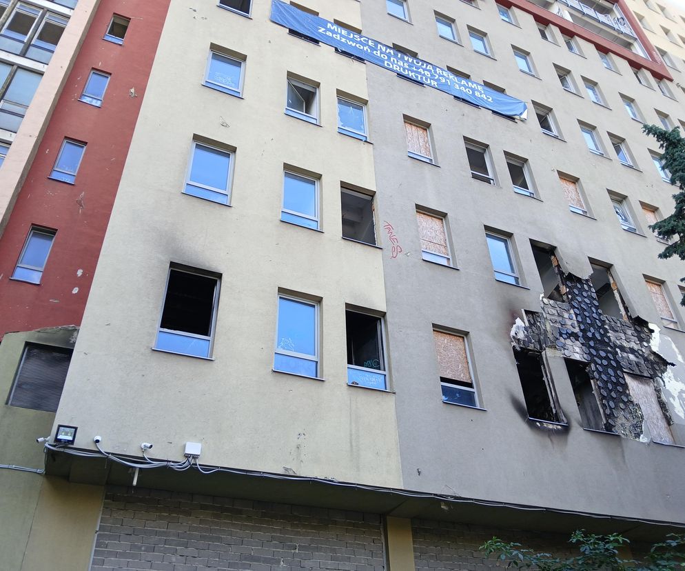 Wolska 43. Ogromna ruina po prywatnej szkole straszy wśród nowych osiedli