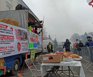 Protest rolników w woj. lubelskim. Rolnicy już czekają w Lublinie. Mamy zdjęcia!