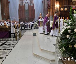 Białystok. Msza święta żałobna za śp. abp. Stanisława Szymeckiego