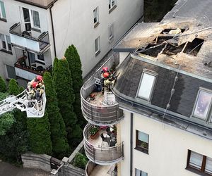 Pożar poddasza na Grochowie. Ewakuacja kilkudziesięciu osób