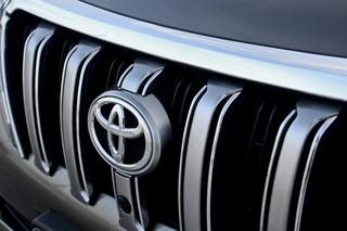 Globalna akcja naprawcza Toyoty. Powód to przyciski sterowania szybami