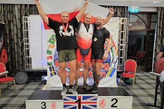 Policjanci jak dęby