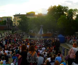 Kosmiczna Podróż Guliwera na placu Solidarności