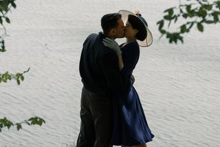 Zatoka szpiegów odc. 9 ostatni. Franz Neumann (Bartosz Gelner), Anna Malicka (Maria Świłpa)