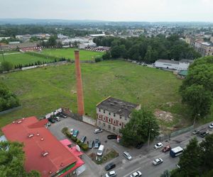 Tereny po byłych zakładach Owintar w Tarnowie w 2024 r.
