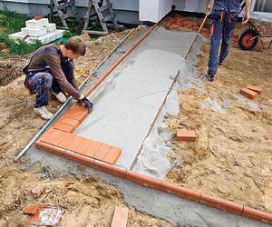 Układanie nawierzchni z klinkieru