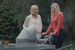 M jak miłość, odcinek 1883. Dorota (Iwona Rejzner), Jagoda (Katarzyna Kołeczek)