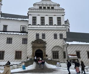 Zamek Pardubice - zdjęcia cennego zabytku Wschodnich Czech. Wnętrza, muzeum, zamek nocą