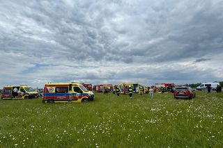 Dramatyczne sceny w Krośnie. Podczas wyścigu samochód uderzył w kibiców