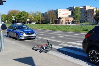 Łomża. 10-latek wymusił na rowerze pierwszeństwo. Chłopiec uderzył w subaru