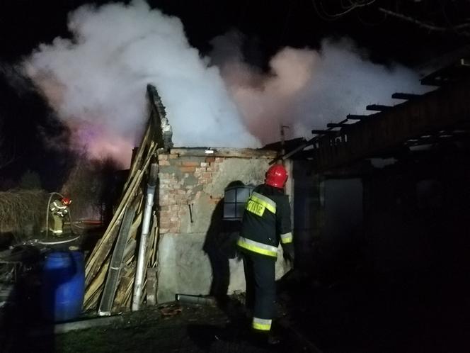 Kilkadziesiąt minut intensywnie prowadzonej akcji pozwoliło na opanowanie pożaru