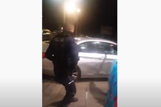 Strzelanina na Orlenie stała się hitem sieci. 'Nie strzel w instrybutor' [WIDEO] 
