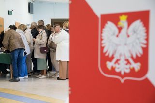 Kobiety wybrały Trzaskowskiego. Nawrocki z największym poparciem wśród mężczyzn