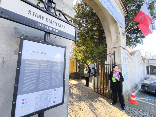 Słoneczna pogoda sprzyjała. 32. Kwesta Na Odnowę Zabytków Starego Cmentarza w Tarnowie