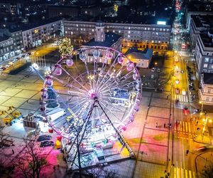 Świąteczne iluminacje w Częstochowie gotowe na jarmark bożonarodzeniowy