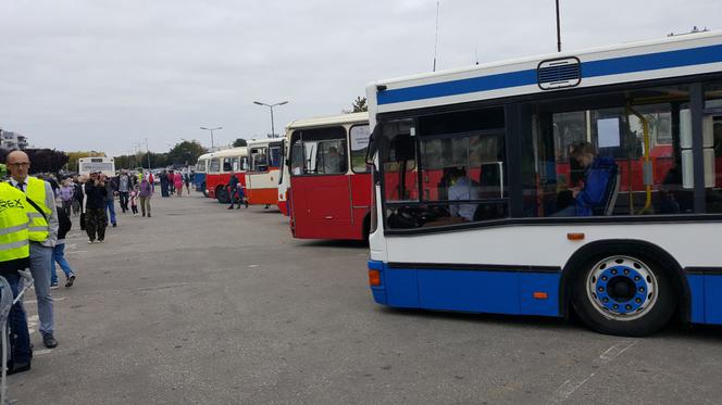 Parada Zabytkowych Autobusów w Bydgoszczy