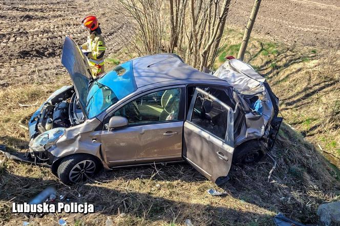 Poważny wypadek z udziałem motocyklisty w okolicach Sławy 