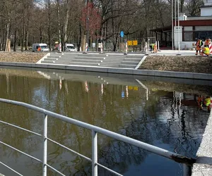 Kalisz. Schody do rzeki i nowe alejki. Tak zmienia się park miejski