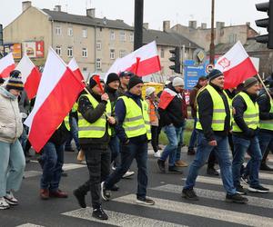 Protest rolników 20 marca w Lublinie. Przeszli ulicami miasta pod LUW