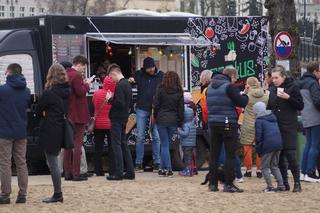 Festiwal Smaków Food Trucków 2023. Restauracje na kółkach zaparkowały na Wyspie Młyńskiej! [ZDJĘCIA]