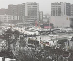 Pierwszy śnieg w Warszawie. Zablokowana Dolina Służewiecka