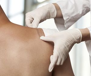 Jak zmienić opatrunek? Instrukcja krok po kroku