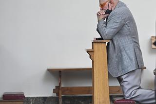 Lech Wałęsa w kościele na niedzielnej mszy