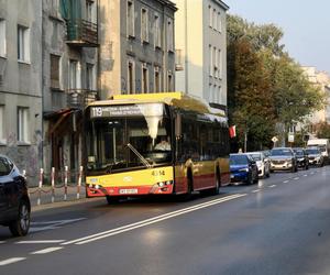 Pasażerowie komunikacji w Warszawie wściekli jak nigdy. 100 minut w korku. Wszystko stoi