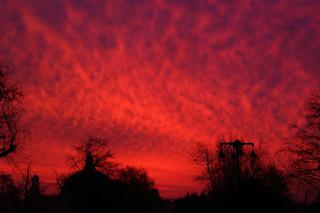 Niebo nad Bydgoszczą zapłonęło! Zobaczcie wyjątkowy wschód słońca! [GALERIA]