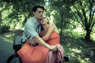 Czarna śmierć. Igor Bielik (Tomasz Ziętek), Anna (Agata Łabno)