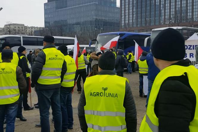 UWAGA! Utrudnienia w centrum Warszawy mogą potrwać do 16. Trwa protest rolników [AUDIO]