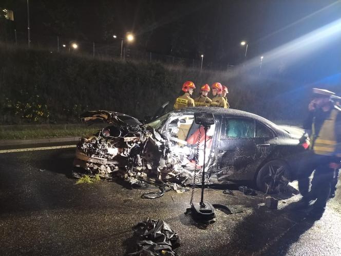 Tragiczny wypadek w Gdańsku. Nie żyje 30-letni kierowca mercedesa