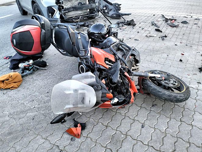 Zderzenie samochodu z motocyklem pod Iławą