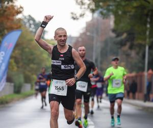 22. Poznań Maraton za nami. Tysiące biegaczy na ulicach Poznania 