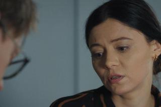 M jak miłość odc. 1748. Radek (Philippe Tłokiński), Iza (Adriana Kalska)