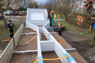 Wieża dla jaskółek na osiedlu Zawadzkiego w Szczecinie