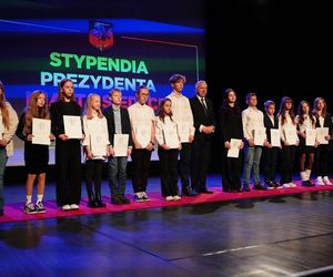 Stypendia Prezydenta Miasta Siedlce wręczone. Zobacz zdjęcia