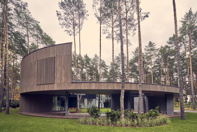 Circle Wood House wg projektu Przemka Olczyka z pracowni Mobius Architekci