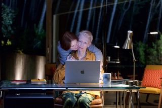 Film W pokoju obok Pedro Almodovara