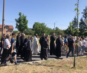 Marsz Wojowników Maryi w Rumi. Ponad 6 tys. osób przeszło ulicami miasta odmawiając różaniec 