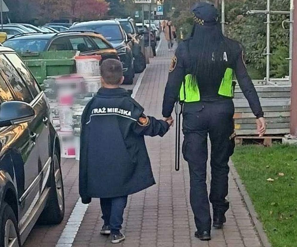 Chłopiec zgubił się po szkole. Trafił na funkcjonariuszy straży miejskiej